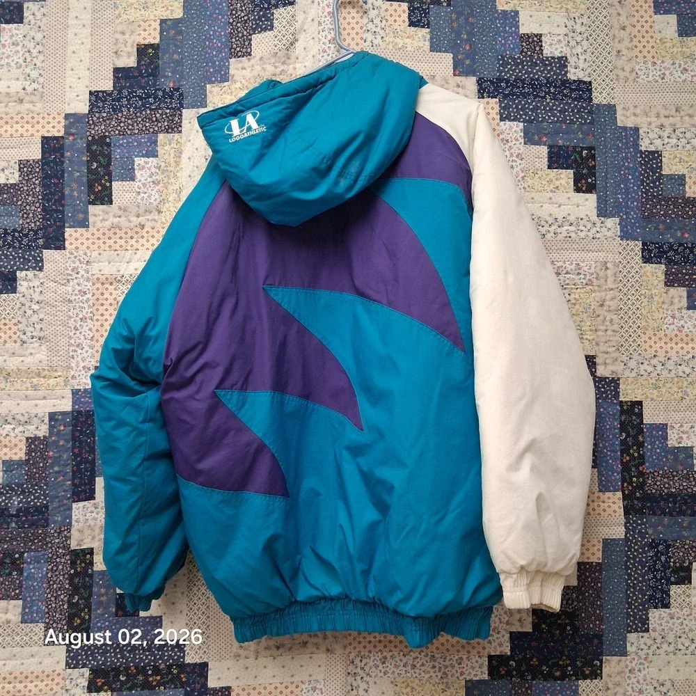 Vintage Logo Athletic Shark Tooth Charlotte Hornets Puffer Jacket Size XL